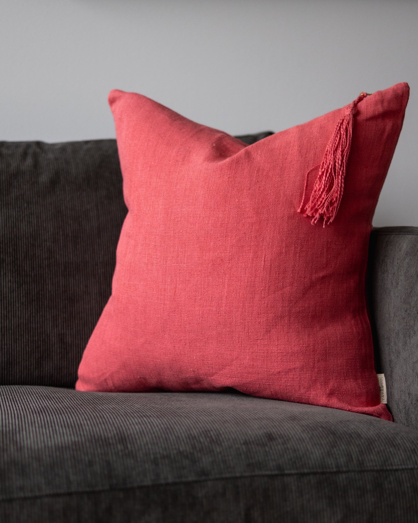 Linen accent online pillows