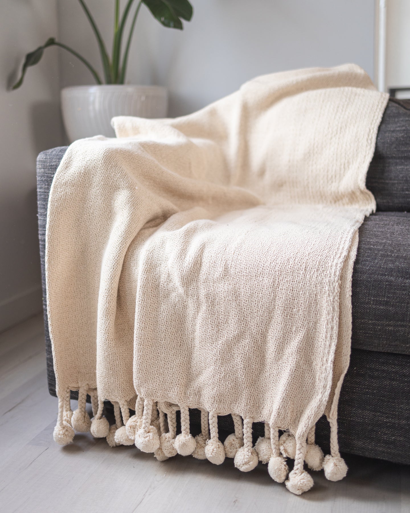 P p pom throw, woven outlet blanket,cotton blanket, p ppom blanket,throw blanket,blanketosofa,p p pom blanket,bedcover,Throw Blanket With Tassels,