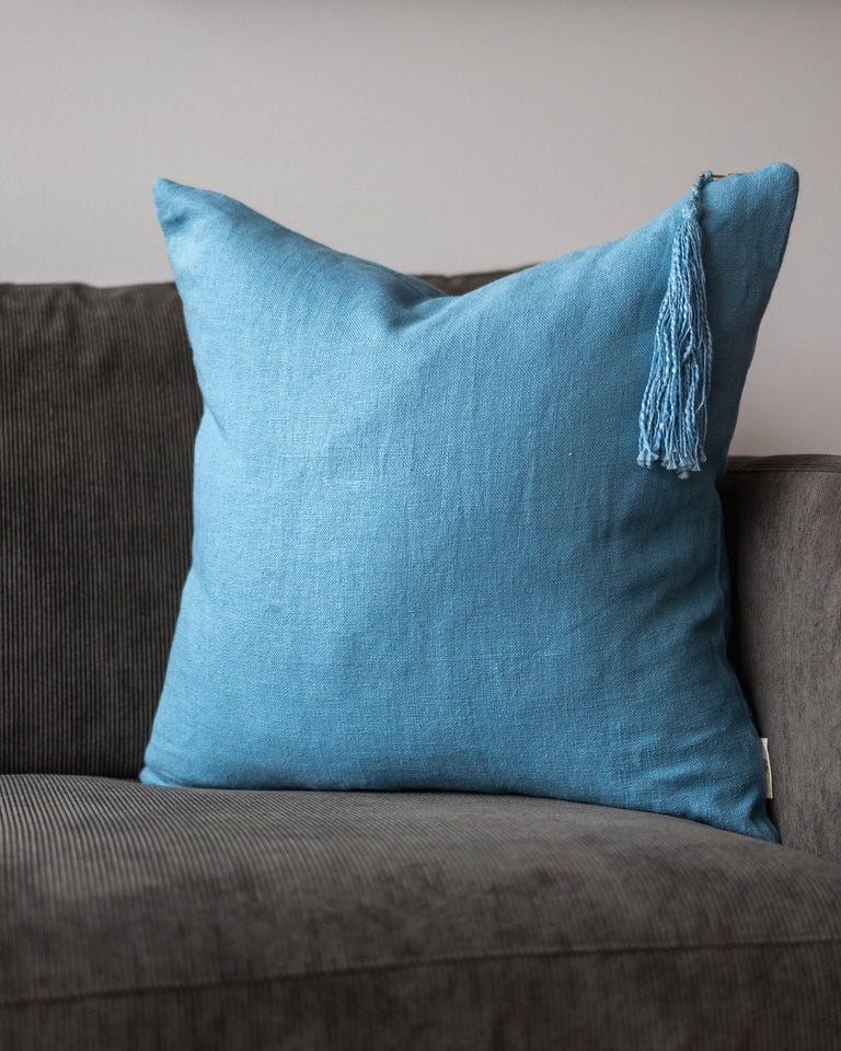 https://www.yayaandco.com/cdn/shop/products/chiara-organic-linen-throw-pillow-674097_256x@3x.jpg?v=1670113380